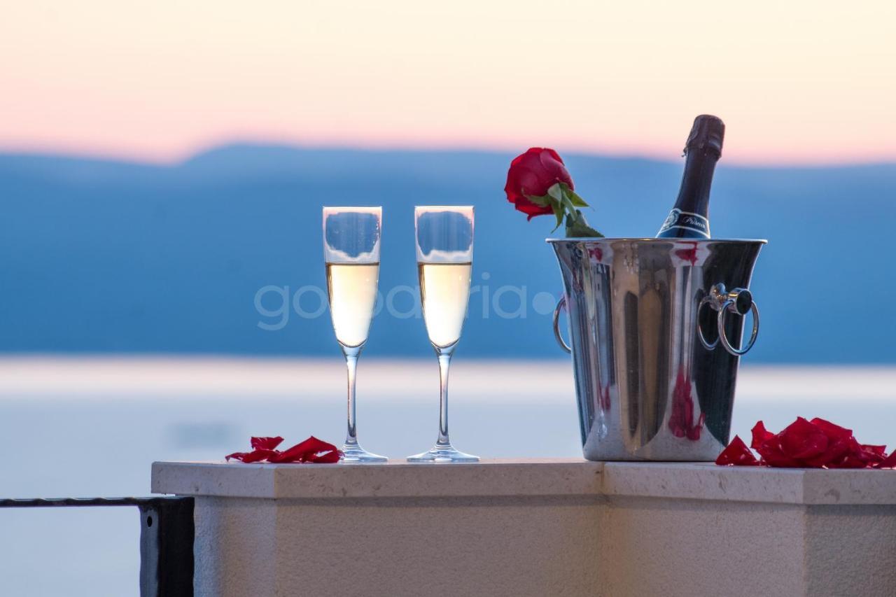 Villa Smaragd - Opal - Luxury Apt With Shared Pool And Private Hot Tub Makarska Buitenkant foto