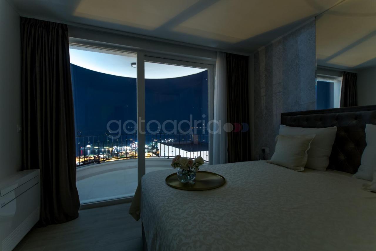 Villa Smaragd - Opal - Luxury Apt With Shared Pool And Private Hot Tub Makarska Buitenkant foto