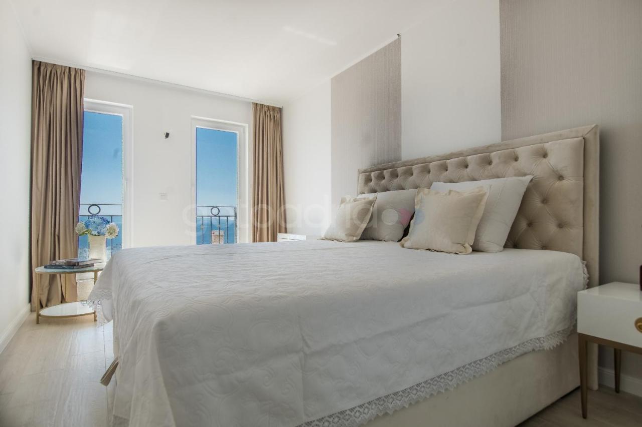 Villa Smaragd - Opal - Luxury Apt With Shared Pool And Private Hot Tub Makarska Buitenkant foto